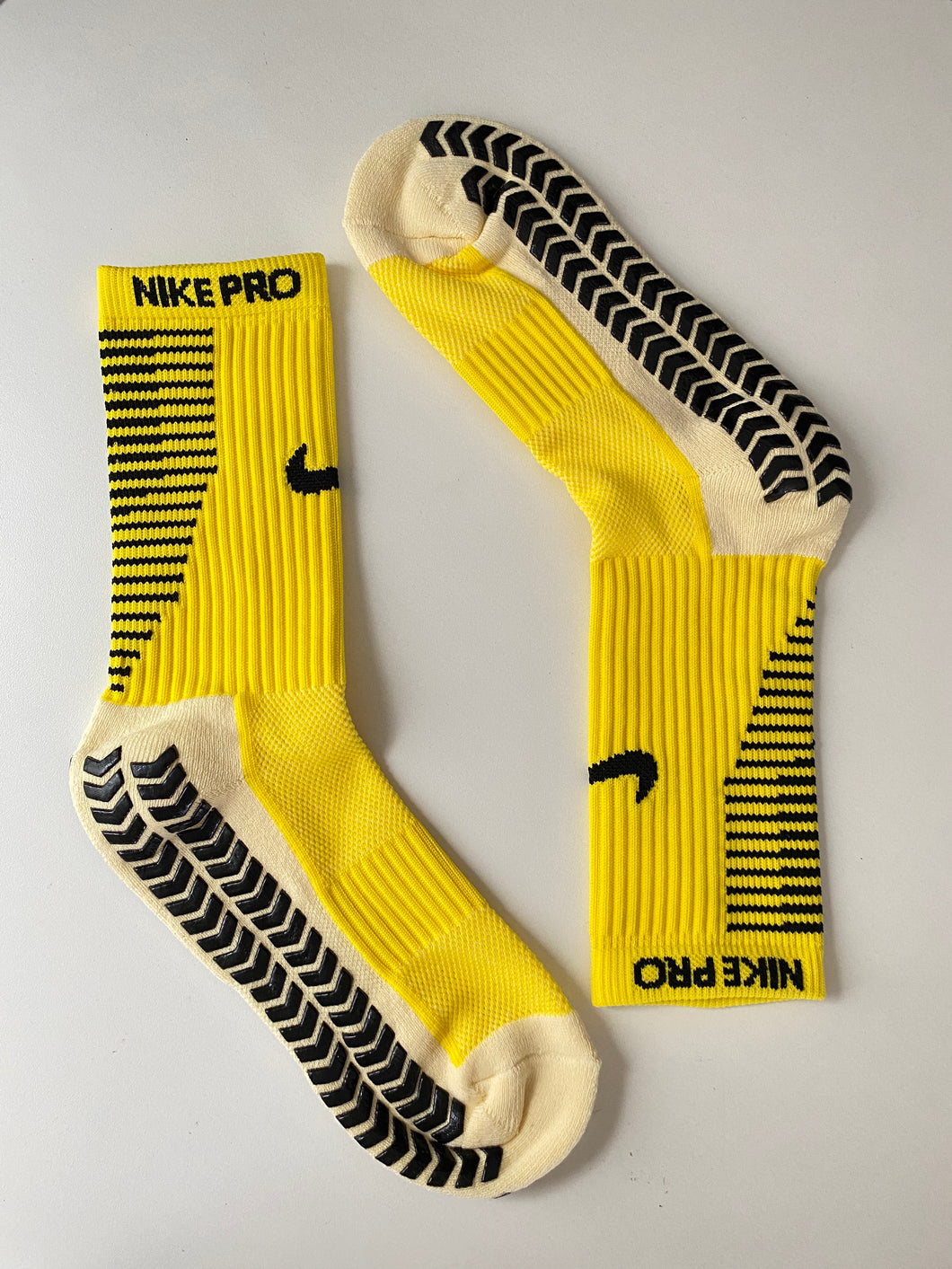 Meia Antiderrapante Nike Pró - Amarelo