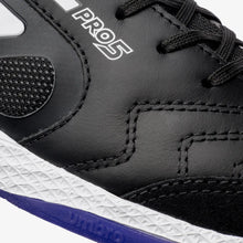 Carregar imagem no visualizador da galeria, Chuteira Futsal Umbro Pro 5 Bump BR Futsal
