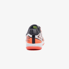 Carregar imagem no visualizador da galeria, Chuteira Futsal Umbro Pro 5 Bump Coral
