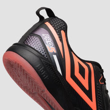Carregar imagem no visualizador da galeria, Chuteira Futsal Umbro Pro5 Bump
