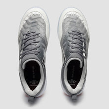 Carregar imagem no visualizador da galeria, Chuteira Futsal Umbro Pro 5 Bump Shark

