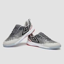 Carregar imagem no visualizador da galeria, Chuteira Futsal Umbro Pro 5 Bump Shark
