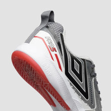 Carregar imagem no visualizador da galeria, Chuteira Futsal Umbro Pro 5 Bump Shark
