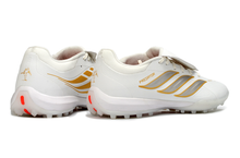 Carregar imagem no visualizador da galeria, Adidas Predator League 26 Society - Branco Dourado
