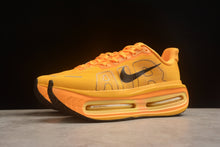 Carregar imagem no visualizador da galeria, NIKE VOMERO PREMIUM
