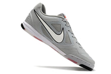 Carregar imagem no visualizador da galeria, Nike SB Gato Futsal - Cinza
