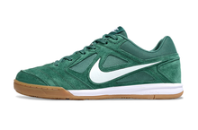 Carregar imagem no visualizador da galeria, Nike SB Gato Futsal - Verde
