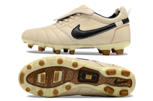 Carregar imagem no visualizador da galeria, Nike Tiempo Legend R10 Elite FG - Creme
