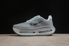 Carregar imagem no visualizador da galeria, NIKE VOMERO PREMIUM
