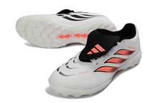 Carregar imagem no visualizador da galeria, Adidas Predator League 26 Society
