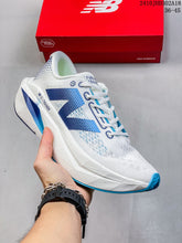 Carregar imagem no visualizador da galeria, Tênis New Balance FC SC Elite V4 - CLIQUE PARA VER MAIS CORES
