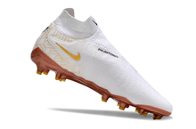 Carregar imagem no visualizador da galeria, Nike Phantom GX Elite DF FG - Golden Pack
