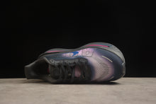 Carregar imagem no visualizador da galeria, NIKE VOMERO PREMIUM
