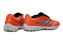 Carregar imagem no visualizador da galeria, Adidas Predator League 26 Society
