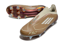 Carregar imagem no visualizador da galeria, Adidas F50 Elite Laceless SG - Messi x Bunny
