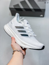 Carregar imagem no visualizador da galeria, Tênis Adidas Ultra Boost Light
