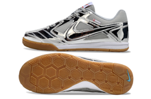 Carregar imagem no visualizador da galeria, Nike SB Gato Futsal - Prata
