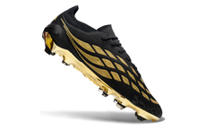 Carregar imagem no visualizador da galeria, Adidas Predator 26 Elite FG - Preto Dourado
