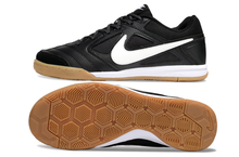 Carregar imagem no visualizador da galeria, Nike SB Gato Futsal - Preto Branco
