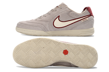 Carregar imagem no visualizador da galeria, Nike Tiempo Street Gato Futsal - Cinza Vermelho
