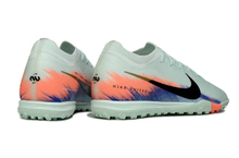 Carregar imagem no visualizador da galeria, Nike Air Zoom Mercurial Vapor 16 Elite TF - United 02
