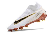 Carregar imagem no visualizador da galeria, Nike Phantom GX Elite DF FG - Golden Pack
