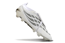 Carregar imagem no visualizador da galeria, Adidas Predator 26 Elite Tongue FG
