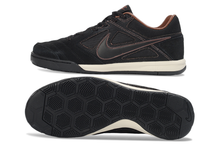 Carregar imagem no visualizador da galeria, Nike SB Gato Futsal - Preto
