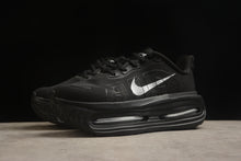 Carregar imagem no visualizador da galeria, NIKE VOMERO PREMIUM
