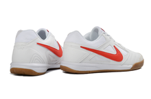 Carregar imagem no visualizador da galeria, Nike SB Gato Futsal - Branco Vermelho
