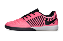 Carregar imagem no visualizador da galeria, Nike Feminina Lunar Gato II Futsal - Rosa
