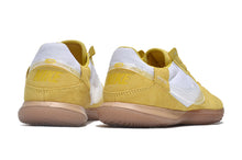 Carregar imagem no visualizador da galeria, Nike Street Gato Futsal - Dourado
