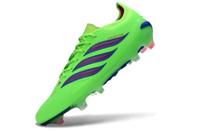 Carregar imagem no visualizador da galeria, Adidas Predator 26 Elite FG - Verde
