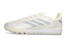 Carregar imagem no visualizador da galeria, Adidas Copa Pure III Society - Branco

