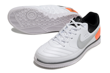 Carregar imagem no visualizador da galeria, Nike Gato Futsal - Branco Preto

