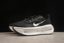 Carregar imagem no visualizador da galeria, NIKE VOMERO PREMIUM
