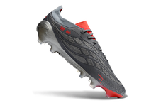 Carregar imagem no visualizador da galeria, Adidas Predator 26 Elite FG - Cinza Vermelho
