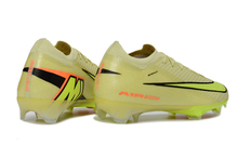Carregar imagem no visualizador da galeria, Nike Air Zoom Mercurial Vapor 16 Elite FG - Max Voltage
