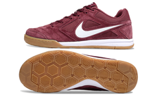 Carregar imagem no visualizador da galeria, Nike SB Gato Futsal
