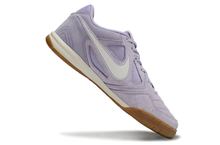Carregar imagem no visualizador da galeria, Nike SB Gato Futsal - Roxo
