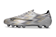Carregar imagem no visualizador da galeria, Mizuno Alpha Made in Japan - Prata
