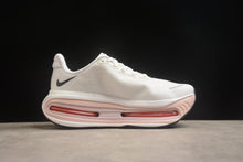 Carregar imagem no visualizador da galeria, NIKE VOMERO PREMIUM
