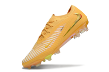 Carregar imagem no visualizador da galeria, Nike Phantom 6 Elite FG - Gold
