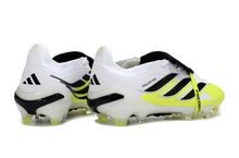 Carregar imagem no visualizador da galeria, Adidas Predator 26 Elite Tongue FG - Branco Verde
