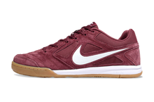 Carregar imagem no visualizador da galeria, Nike SB Gato Futsal
