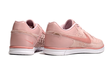 Carregar imagem no visualizador da galeria, Nike Gato Futsal - Rosa
