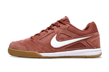 Carregar imagem no visualizador da galeria, Nike SB Gato Futsal
