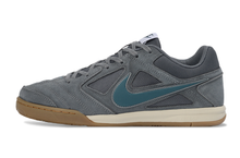 Carregar imagem no visualizador da galeria, Nike SB Gato Futsal - Cinza
