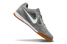 Carregar imagem no visualizador da galeria, Nike SB Gato Futsal - Cinza

