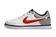 Carregar imagem no visualizador da galeria, Nike Gato Futsal - Branco Vermelho
